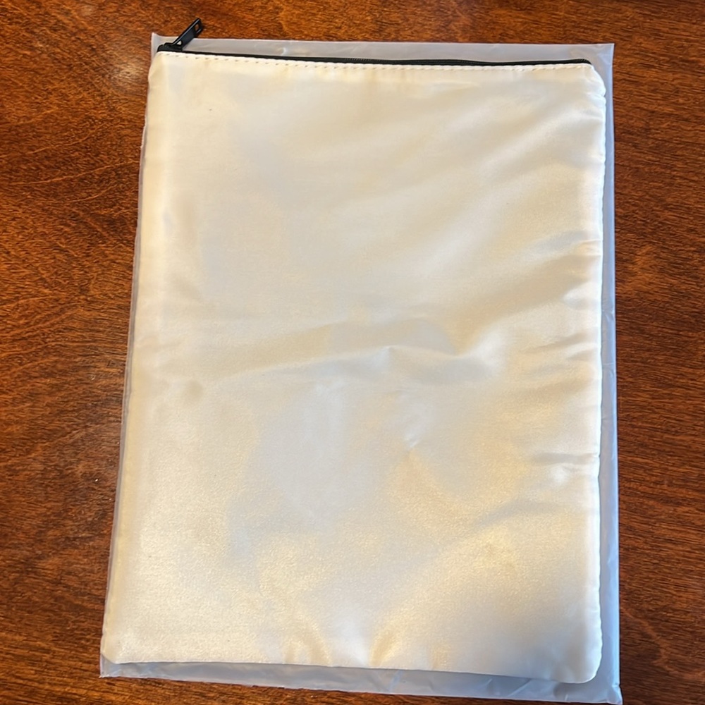 Book / E-reader sleeve - Picture 2 of 2